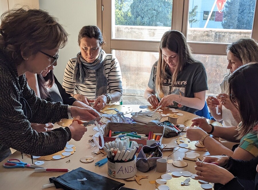 Gruppo di docenti al lavoro durante il corso di formazione di Ostiglia